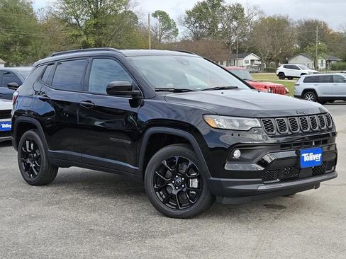 New 2026 Jeep Compass Latitude image 2