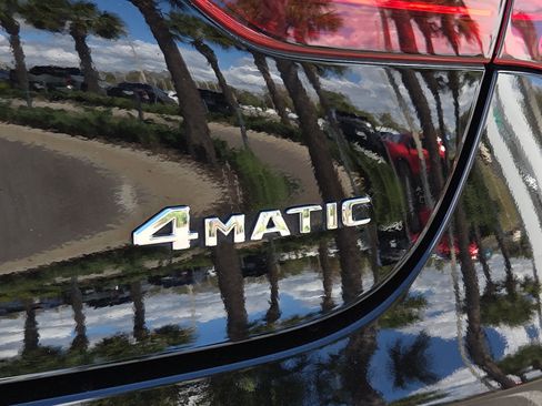 Used 2023 Mercedes-Benz GLC 300 4MATIC Coupe image 14