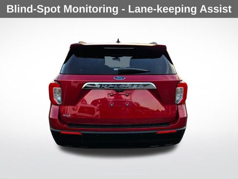Used 2021 Ford Explorer XLT image 7