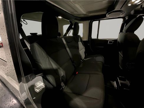 Used 2021 Jeep Wrangler Unlimited Sport AWD/4WD image 25