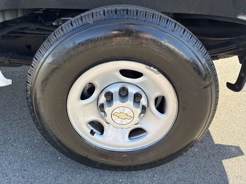 Used 2023 Chevrolet Express 2500 w/ Driver Convenience Package image 27