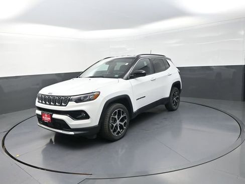 Used 2024 Jeep Compass Limited AWD/4WD image 41