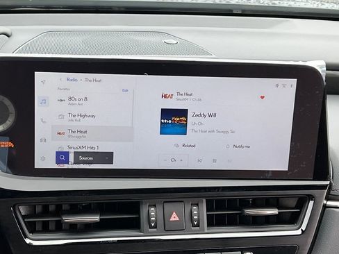 New 2025 Lexus ES 350 w/ Premium Package image 17