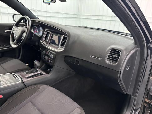 Used 2020 Dodge Charger SXT RWD image 33