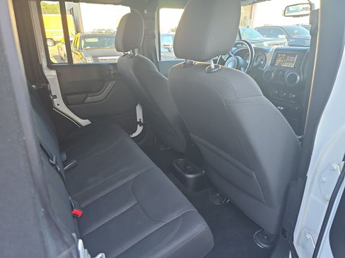 Used 2017 Jeep Wrangler Unlimited Sport w/ Quick Order Package 24S AWD/4WD image 11