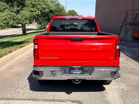 Used 2023 Chevrolet Silverado 1500 LT w/ Protection Package AWD/4WD image 4