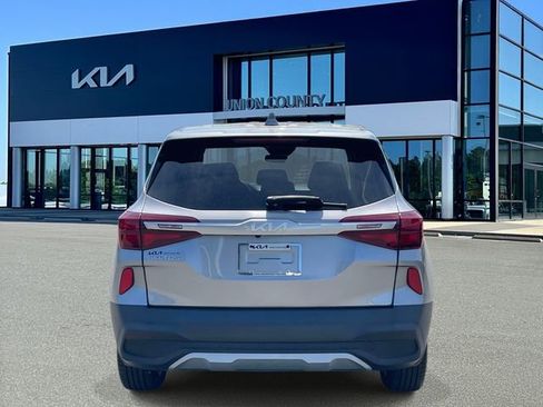 Used 2022 Kia Seltos LX AWD/4WD image 5