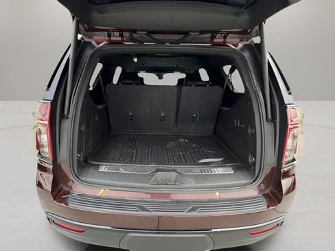 Used 2023 Chevrolet Suburban RST w/ Luxury Package image 34