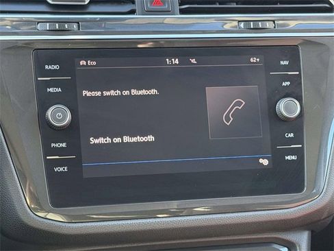 Used 2019 Volkswagen Tiguan SE image 3