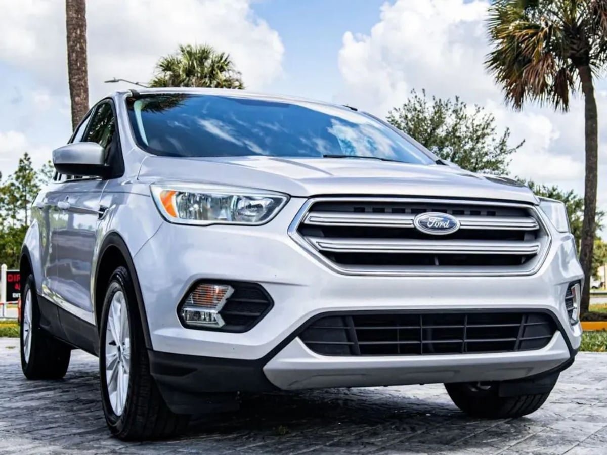 Used 2017 Ford Escape SE FWD image 1