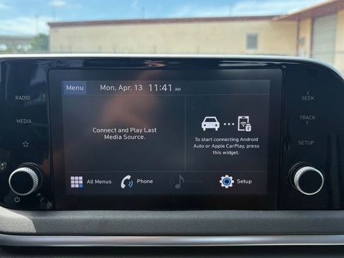 Used 2021 Hyundai Sonata SE w/ Preferred Accessory Package image 19