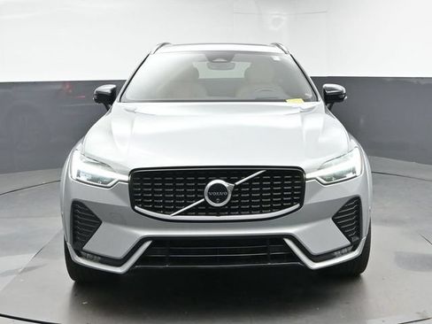 Used 2024 Volvo XC60 B5 Ultimate w/ Protection Package Premier AWD/4WD image 3