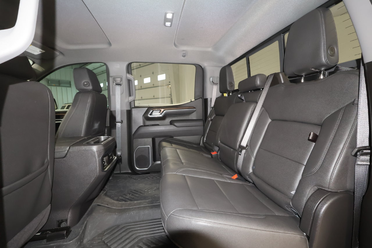 Used 2025 Chevrolet Silverado 1500 LT Trail Boss w/ Convenience Package II AWD/4WD image 24