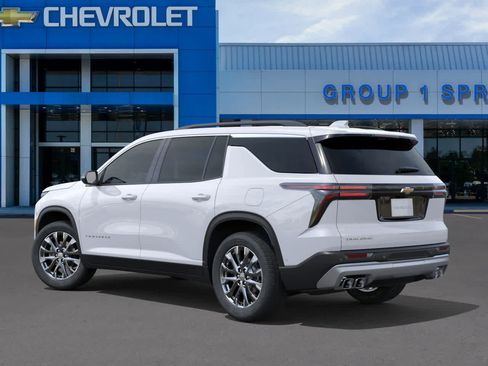 Used 2026 Chevrolet Traverse LT w/ Sun and Wheel Package FWD image 5