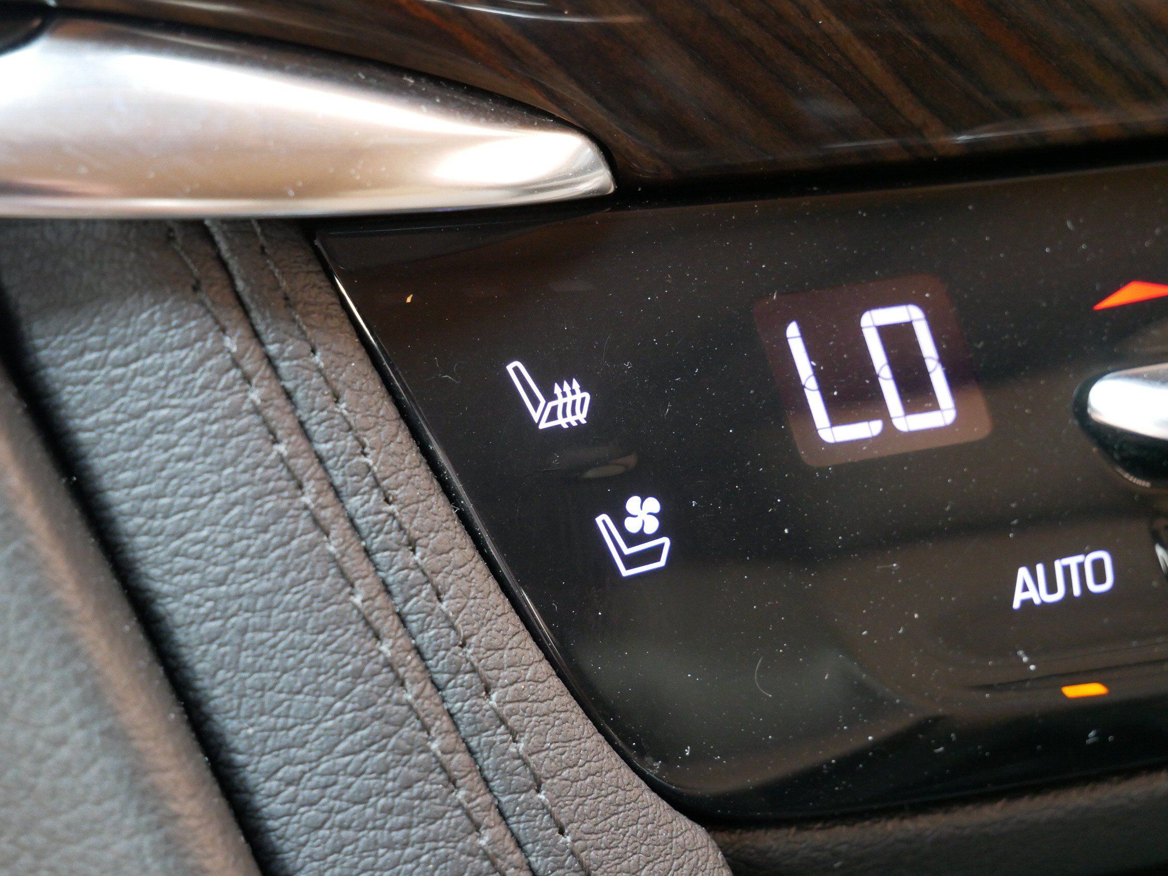 Used 2020 Cadillac XT6 Sport w/ Platinum Package AWD/4WD image 20