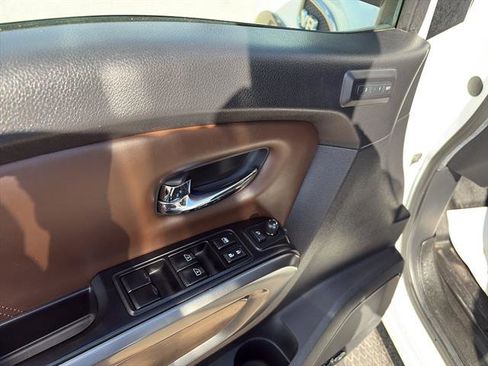 Used 2017 Nissan Titan Platinum Reserve image 14