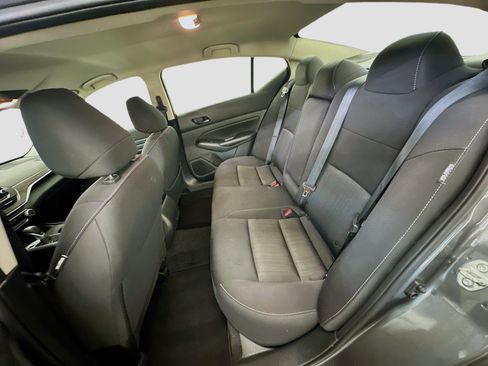 Used 2025 Nissan Altima 2.5 SV FWD image 28