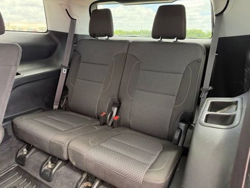 Used 2022 GMC Acadia SLE w/ Driver Convenience Package FWD image 14