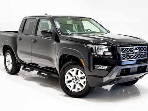 Used 2022 Nissan Frontier SV AWD/4WD image 6