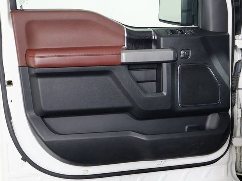 Used 2018 Ford F150 Platinum w/ Equipment Group 701A Luxury image 12