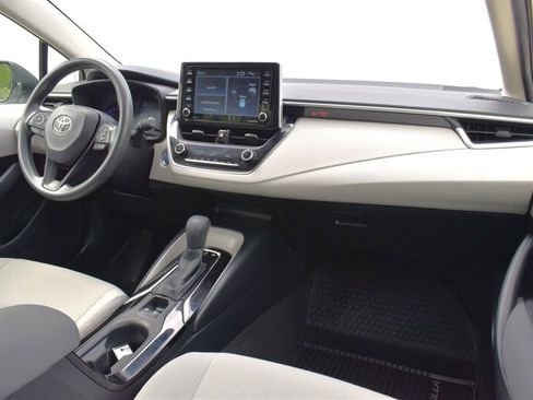 Used 2021 Toyota Corolla LE FWD image 11