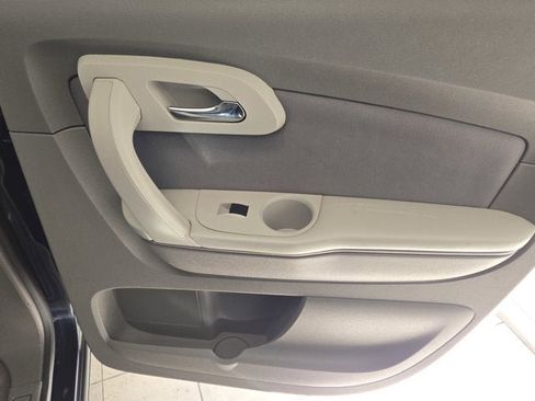 Used 2012 Chevrolet Traverse LS image 8