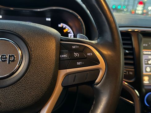 Used 2015 Jeep Grand Cherokee Limited image 46