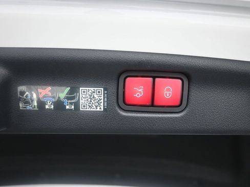 Used 2024 Mercedes-Benz C 300 Sedan image 25