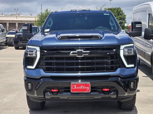 Used 2025 Chevrolet Silverado 2500 LTZ w/ Trail Boss Package AWD/4WD image 2