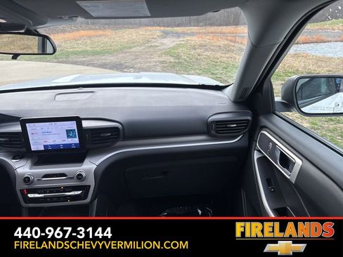 Used 2023 Ford Explorer XLT image 38