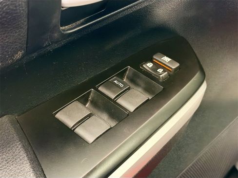 Used 2017 Toyota Tundra SR5 image 17