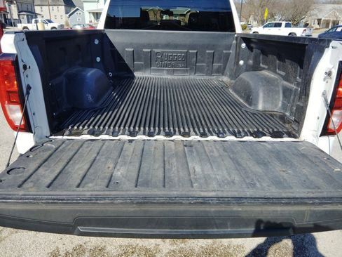 Used 2019 GMC Sierra 1500 4x4 Crew Cab w/ Convenience Package image 10