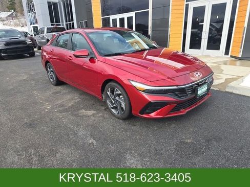 Used 2025 Hyundai Elantra SEL image 1