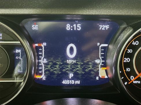 Used 2023 Jeep Gladiator Mojave w/ Cold Weather Group image 15