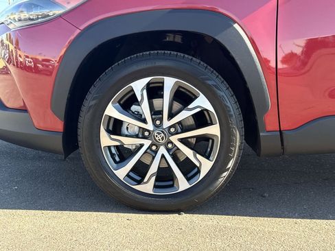 Used 2023 Toyota Corolla Cross XLE image 10