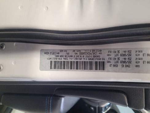 Used 2019 Jeep Grand Cherokee Laredo AWD/4WD image 33