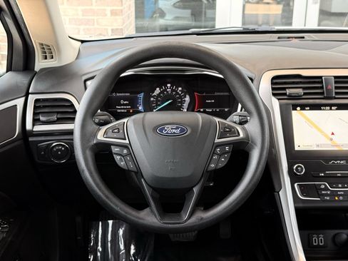 Used 2019 Ford Fusion SE FWD image 25