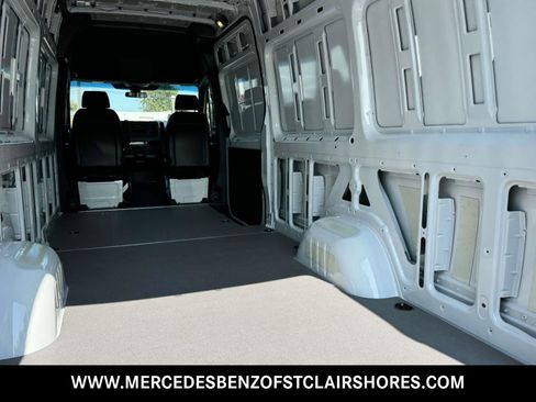 New 2025 Mercedes-Benz Sprinter 2500 image 12