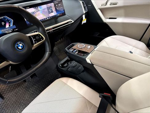 Certified 2024 BMW iX xDrive50 w/ Premium Package AWD/4WD image 19