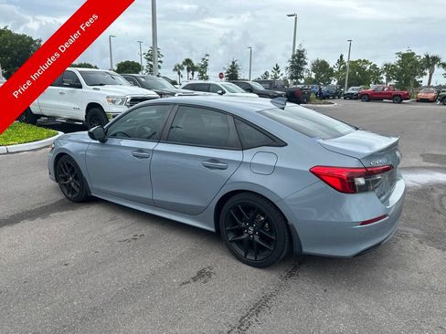 Used 2023 Honda Civic Sport image 3