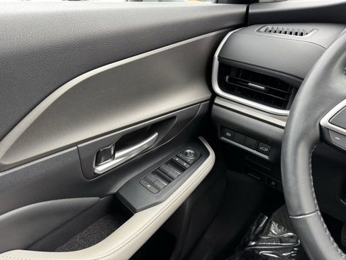 Certified 2024 Toyota Grand Highlander XLE image 35