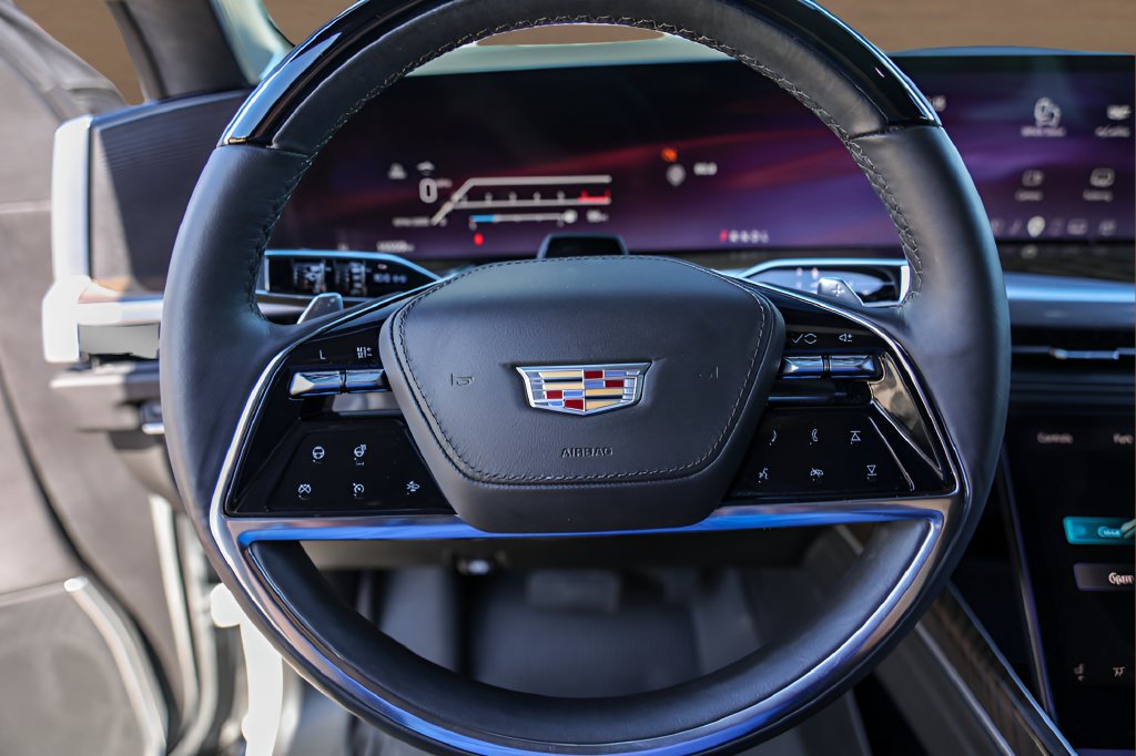 Used 2025 Cadillac Escalade ESV Premium Luxury Platinum w/ LPO, Radiant Package RWD image 12