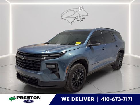 Used 2025 Chevrolet Traverse LT w/ Midnight/Sport Edition FWD image 1