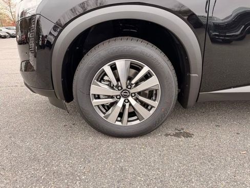 New 2026 Nissan Pathfinder SL image 9