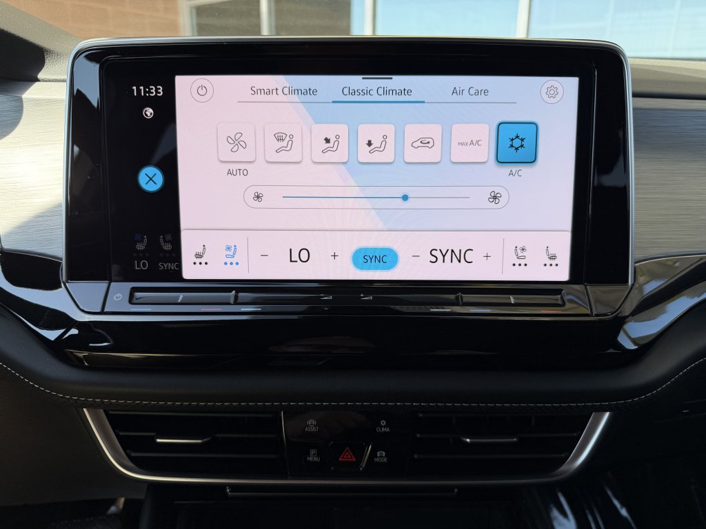 Used 2024 Volkswagen Atlas Cross Sport SE w/ Panoramic Sunroof Package FWD image 22