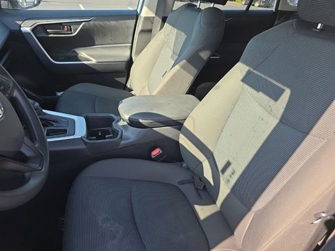 Used 2025 Toyota RAV4 LE image 18