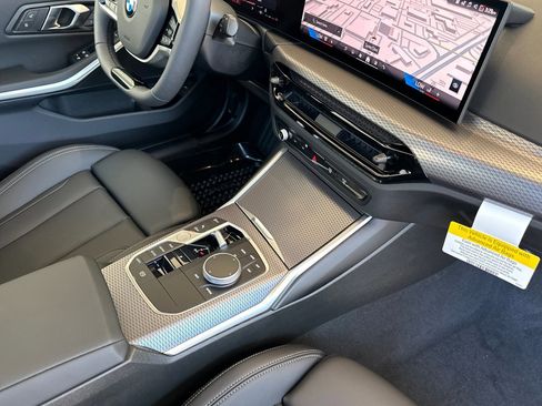 Used 2025 BMW 330i Sedan w/ Premium Package image 26