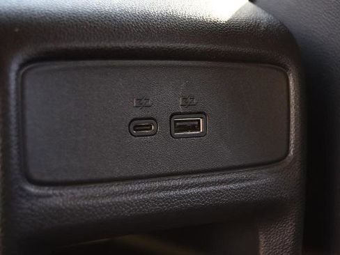 Used 2025 Chevrolet Trax LT w/ LT Convenience Package image 20