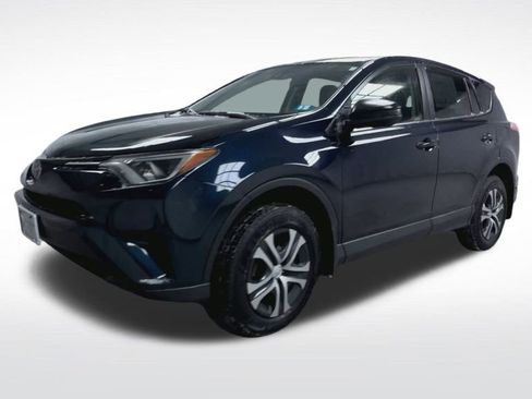 Used 2018 Toyota RAV4 LE w/ Carpet Mat Package image 4