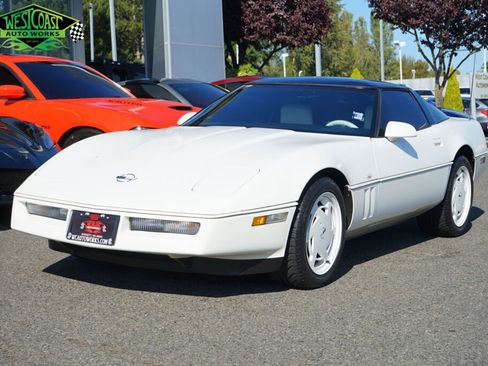 Used 1988 Chevrolet Corvette Base image 1